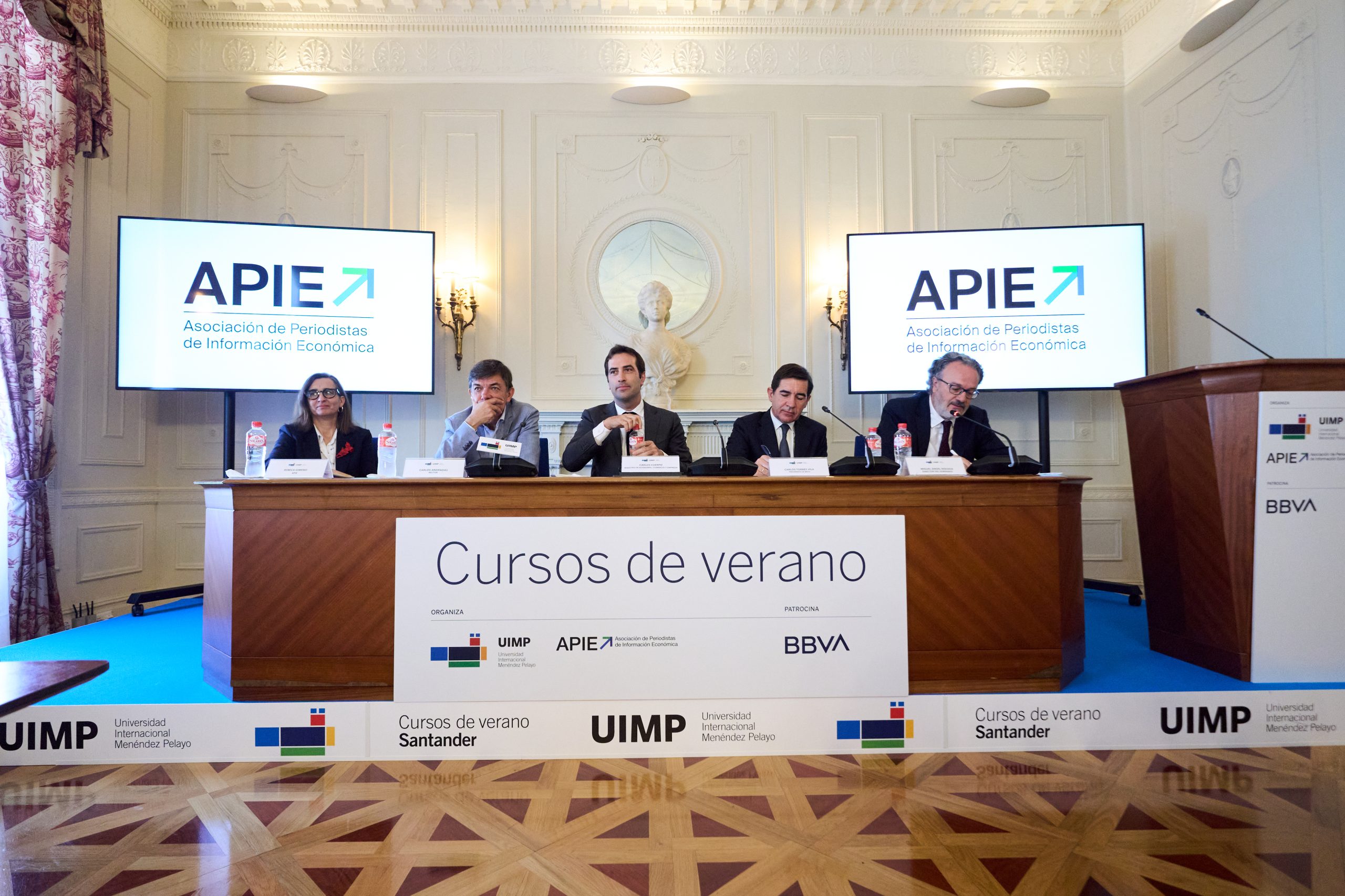 XLI Seminario de APIE. El rol de las empresas en la nueva economía