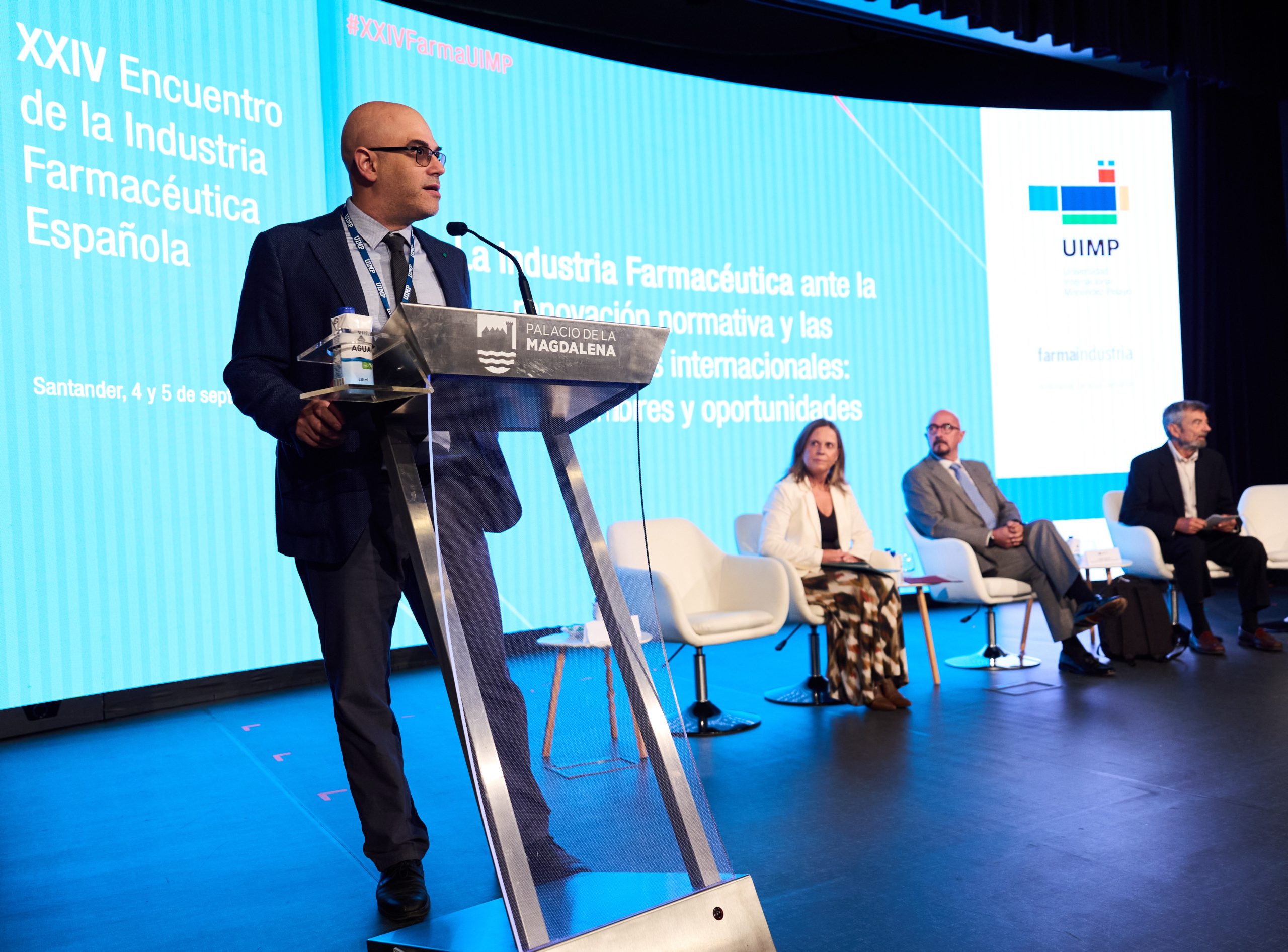 XXIV Encuentro de la Industria Farmacéutica Española. La industria farmacéutica ante la renovación normativa y las conmociones internacionales: incertidumbres y oportunidades